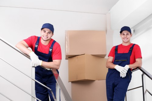 Moving assistance in Holloway for bulky items and storage transfers