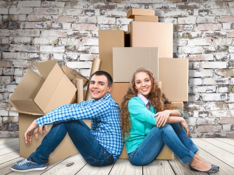 Professional moving truck hire in Holloway for local transport