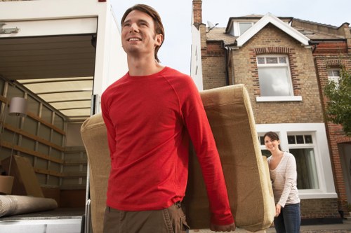 Packing and unpacking support for homes and businesses in Holloway