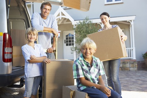 Removal truck hire for domestic and commercial moves around Holloway